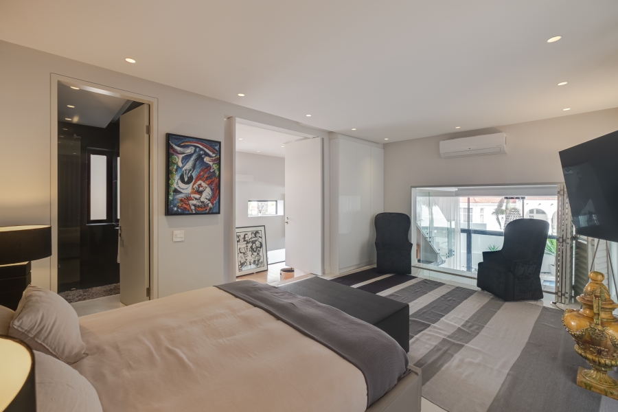 6 Bedroom Property for Sale in Bantry Bay Western Cape